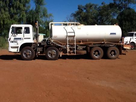 International T 2670 - Water Tanker 15,000 Litres