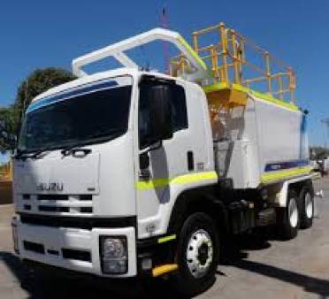 Isuzu 6 Wheel 14,000 Litres Water Cart for hire