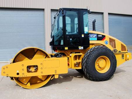 Caterpillar C S56 12 Tonne Smooth Drum Roller for hire