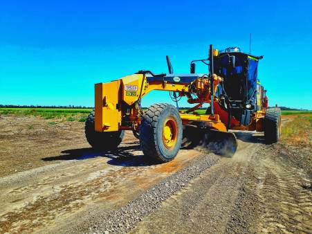 3 x CAT 140M AWD, 150M AWD Grader