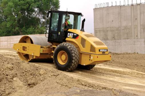 2011 Caterpillar CS-56 12 Tonne Smooth Drum Roller for hire