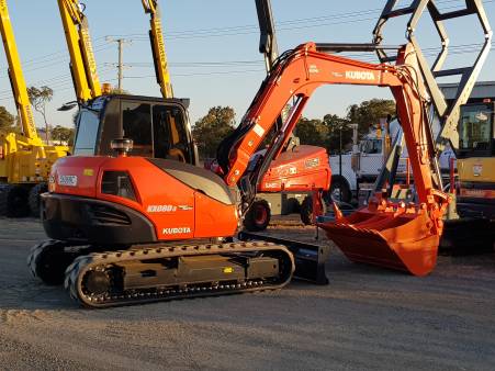 8T Excavator (A/C Cab) for hire