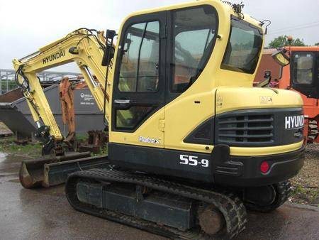 Hyundai 5.5 Tonne Mini Excavator for hire