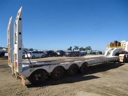 Quad Axle Float - Low Loader for hire