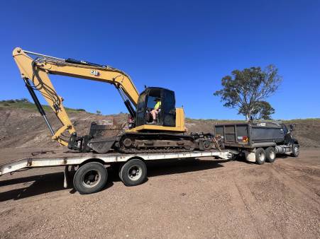 Excavator / Truck Combo for hire