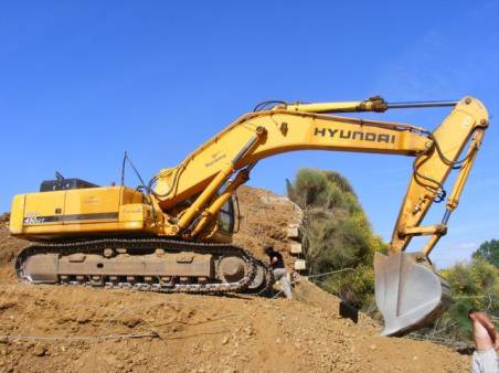 Hyundai 450 Excavator for hire