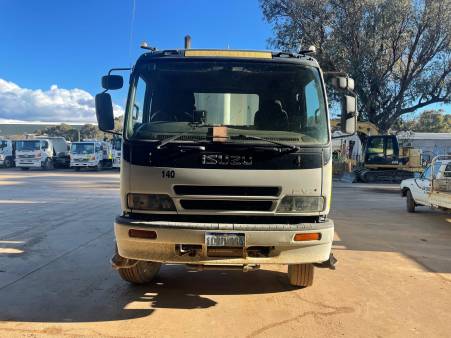 PC140 - Isuzu Tandem Tipper