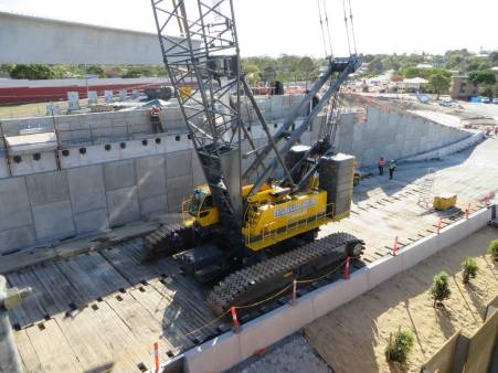 Kobelco CKE2500-2 250 Tonne Crawler Crane