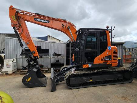 14T Doosan Excavator with Trimble GPS for hire