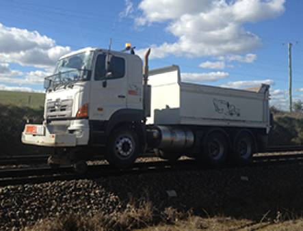 10m Hino Tipper Truck for hire