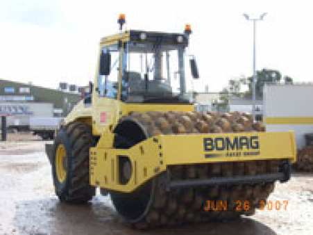 Bomag BW211 13.5 Tonne Padfoot Roller for hire