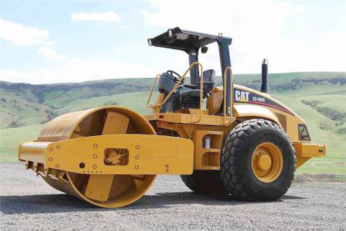 12 Tonne Smooth Roller  Caterpillar 563E for hire