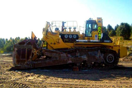 Komatsu Crawler Dozer 575A-2 (Rip Dozer) for hire