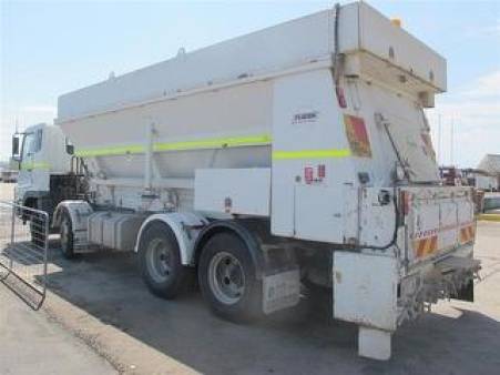 Flocon Truck for hire