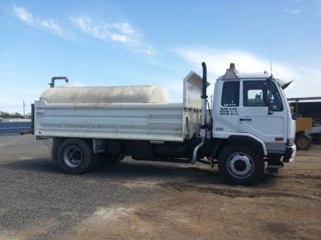 Truck 8 Tonne - Single axle tip truck UD