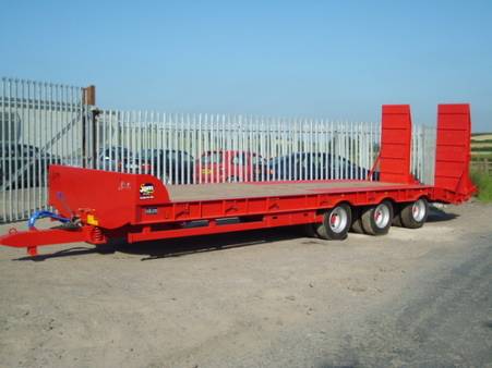 Tri Axle Low Loader Float for hire