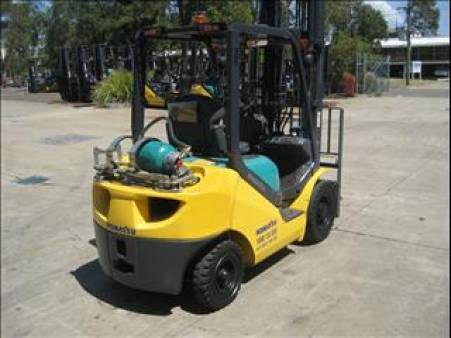 Komatsu 4.5 Tonne Forklift for hire