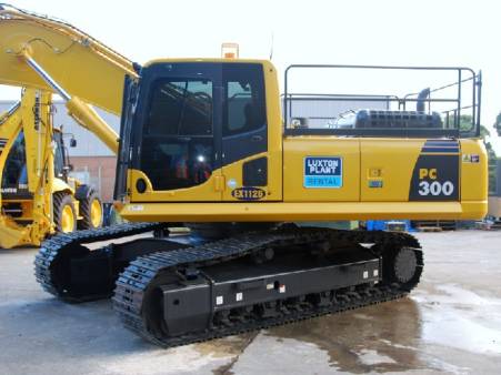 Komatsu PC300 30 Tonne Excavator for hire