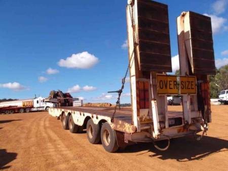 Float Trailer for T950 Kenworth for hire