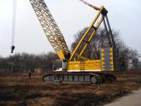 Liebherr 280 Tonne Crawler Crane for hire