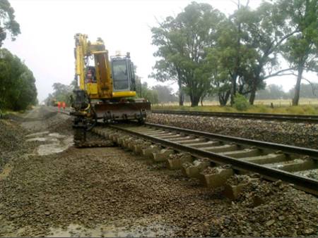 Hi-Rail 5-21 Tonne Wheeled Excavators for hire