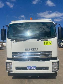 PC176 - Isuzu Water Truck