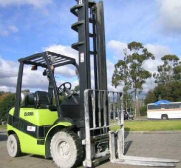Clark C25l 2.5 Tonne Capacity Forklift for hire