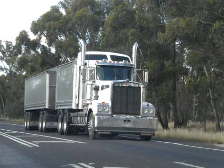 2011 Kenworth T909 Tip Truck for hire