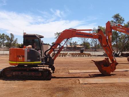 8.5 Tonne Excavator for hire