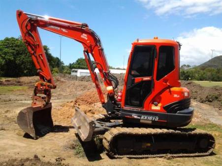 5 Tonne Excavator for hire